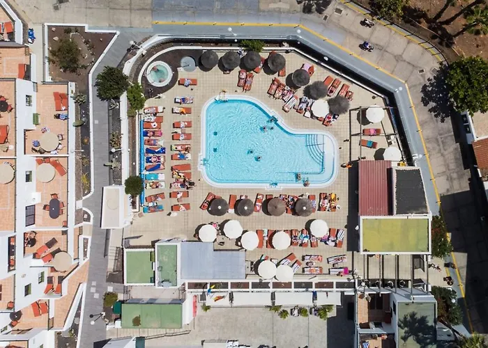 アパートホテル Sunny アデヘ