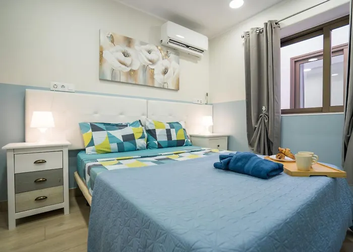 アパートホテル Sunny アデヘ