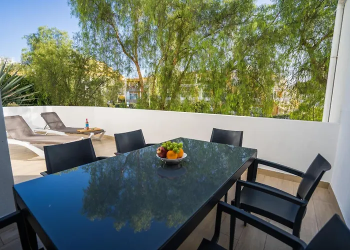 アパートホテル Sunny アデヘ